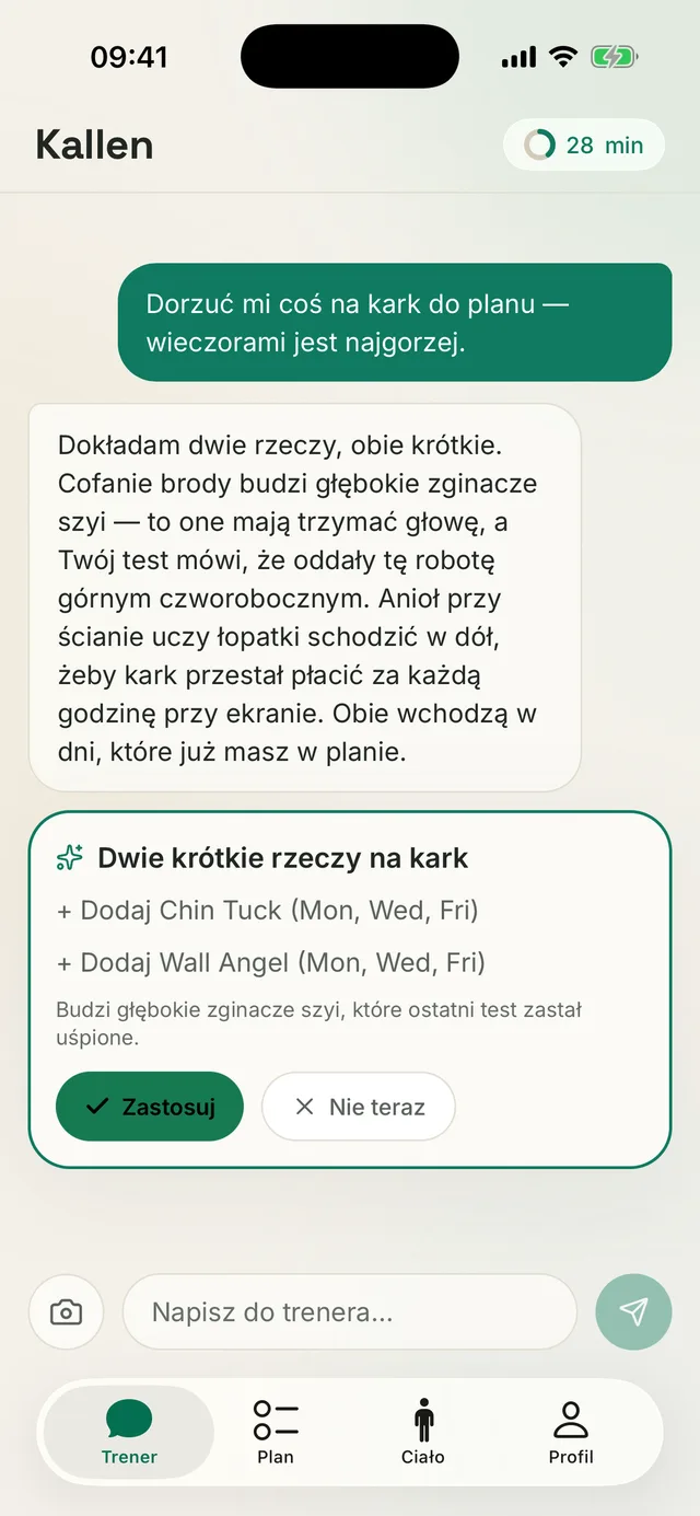 Ekran czatu z trenerem Kallen: karta z propozycją dodania dwóch ćwiczeń na kark, z przyciskami Zastosuj i Nie teraz